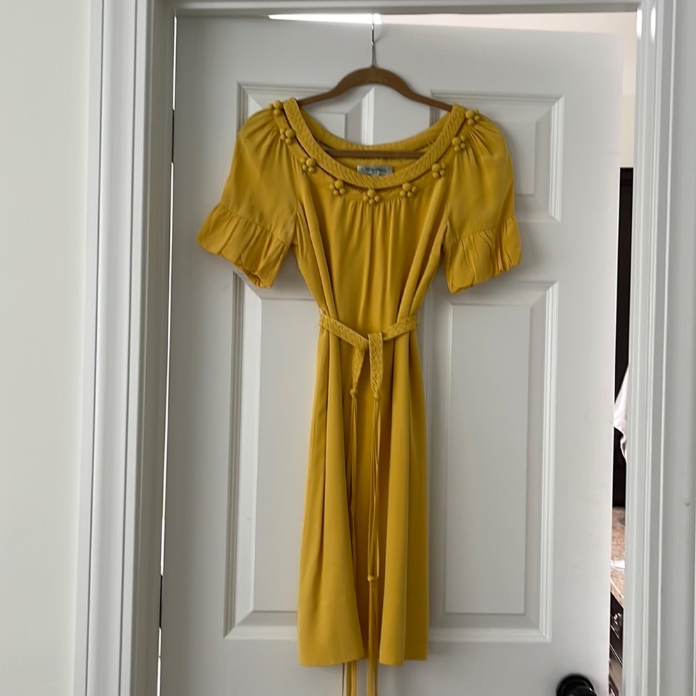 Yellow short sleeve dress with tie belt